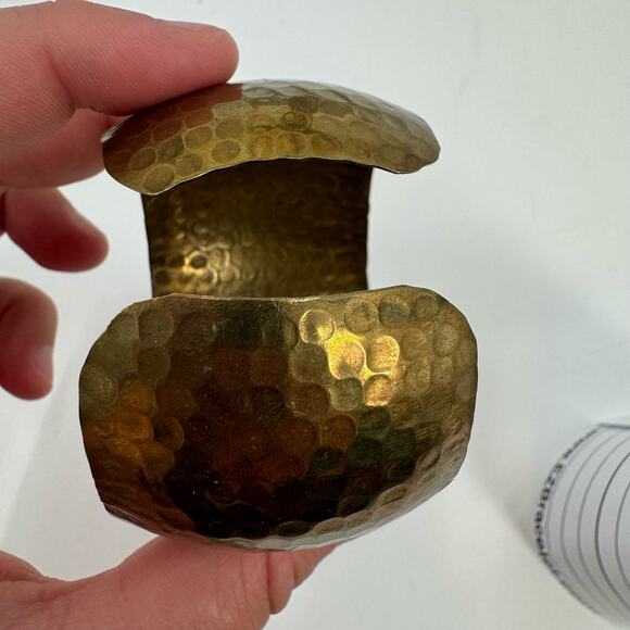 Vintage Hammered brass Cuff Bracelet - Picture 5 of 5